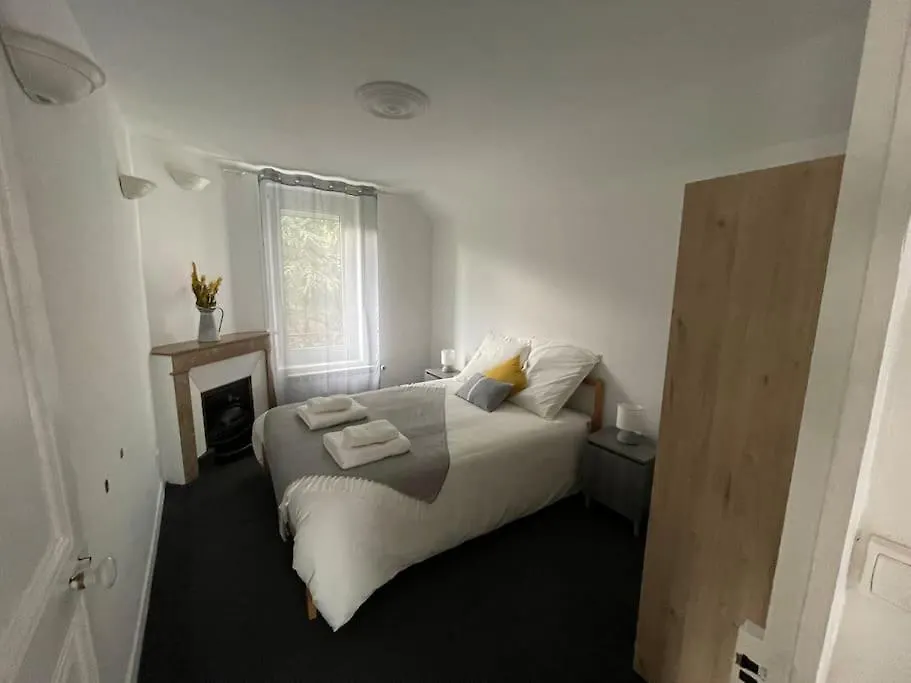 Holiday home Qouei Eichi La Maison Fleurie Piscine Campagne Bas-en-Basset France